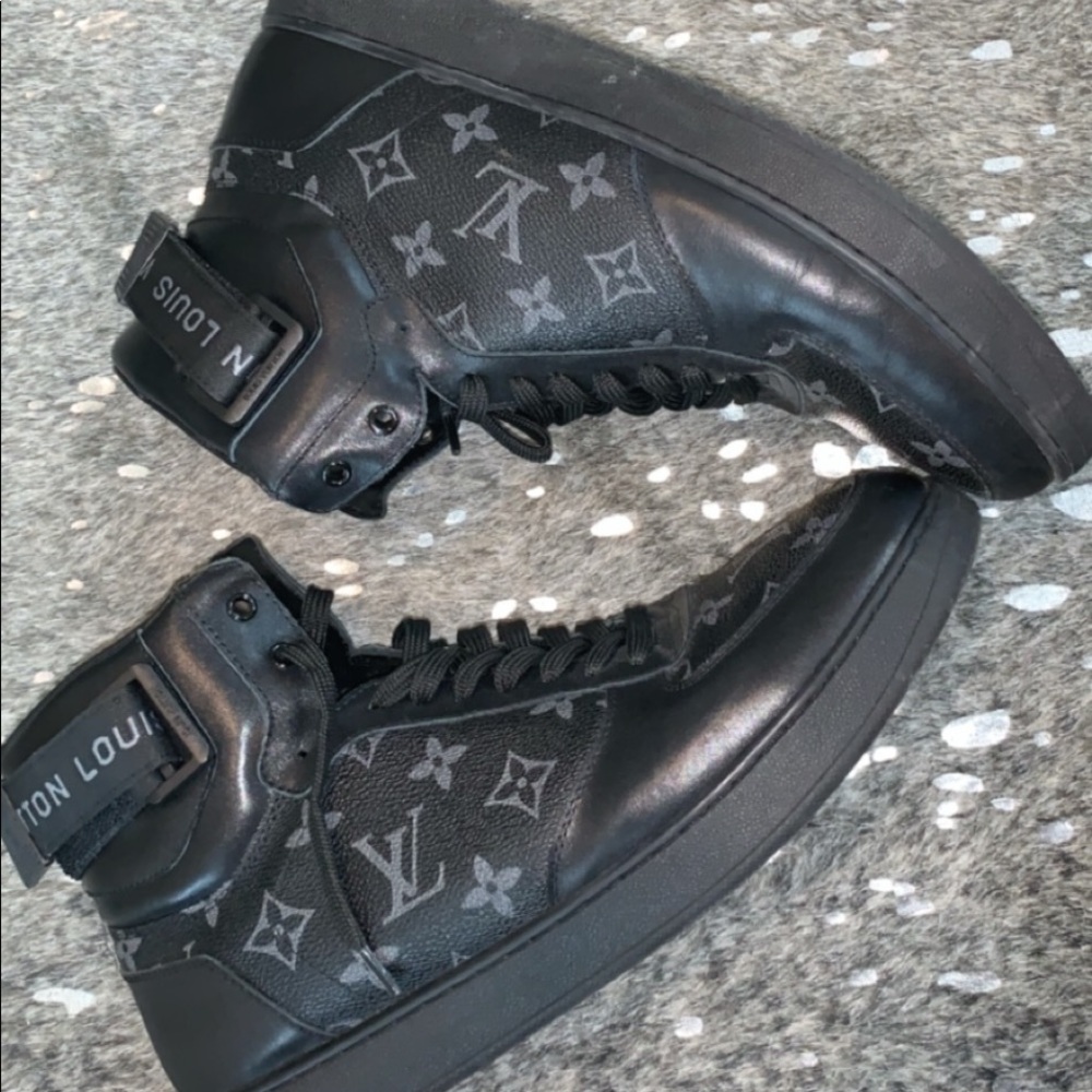 Men’s size 11 high tops